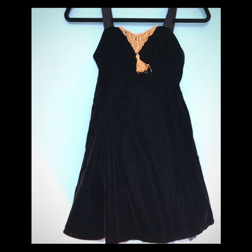 Girls black velvet dress